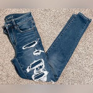 American Eagle Women’s Hi Rise patched Distressed Jeggings size 4